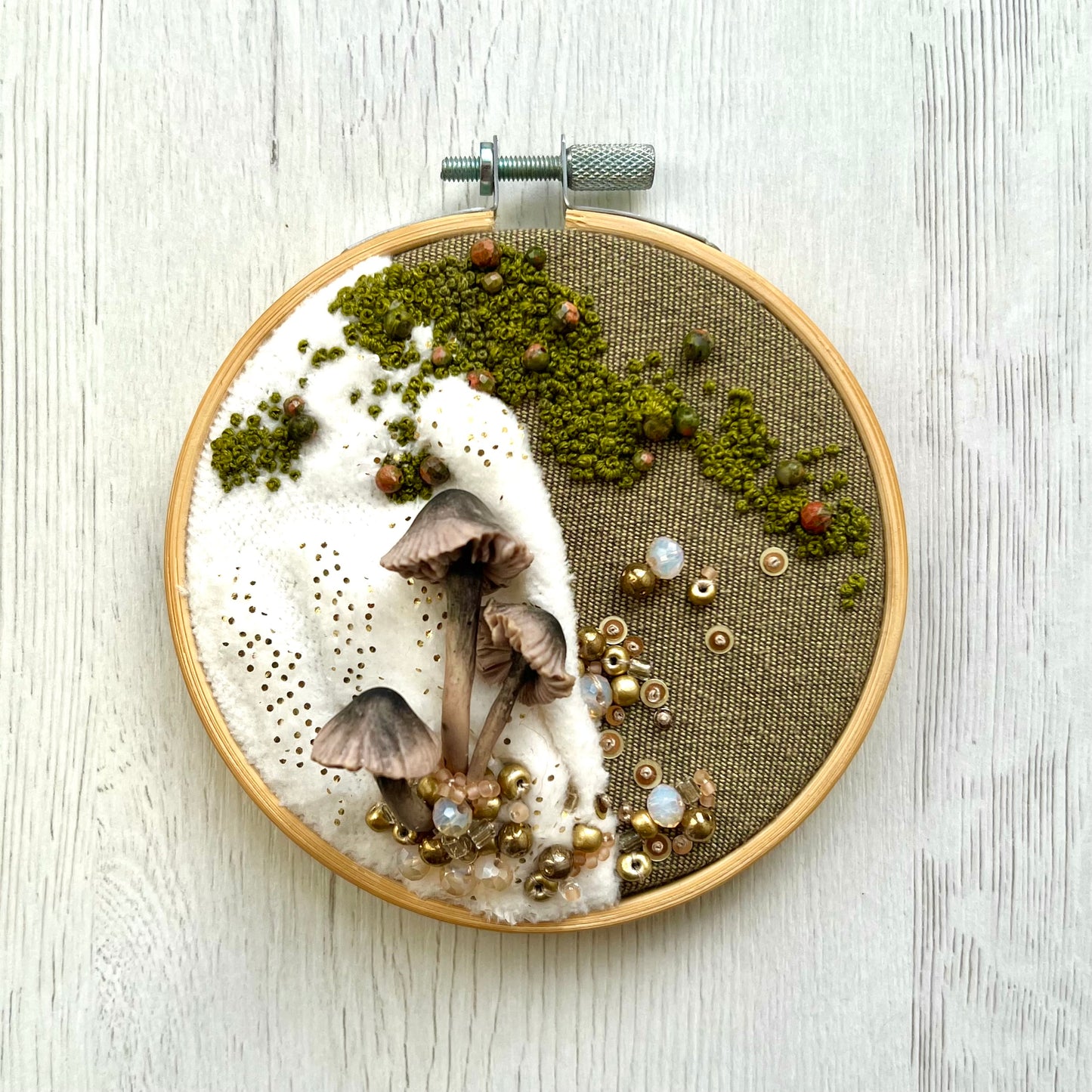 Três Polegadas de Magia Miceliana